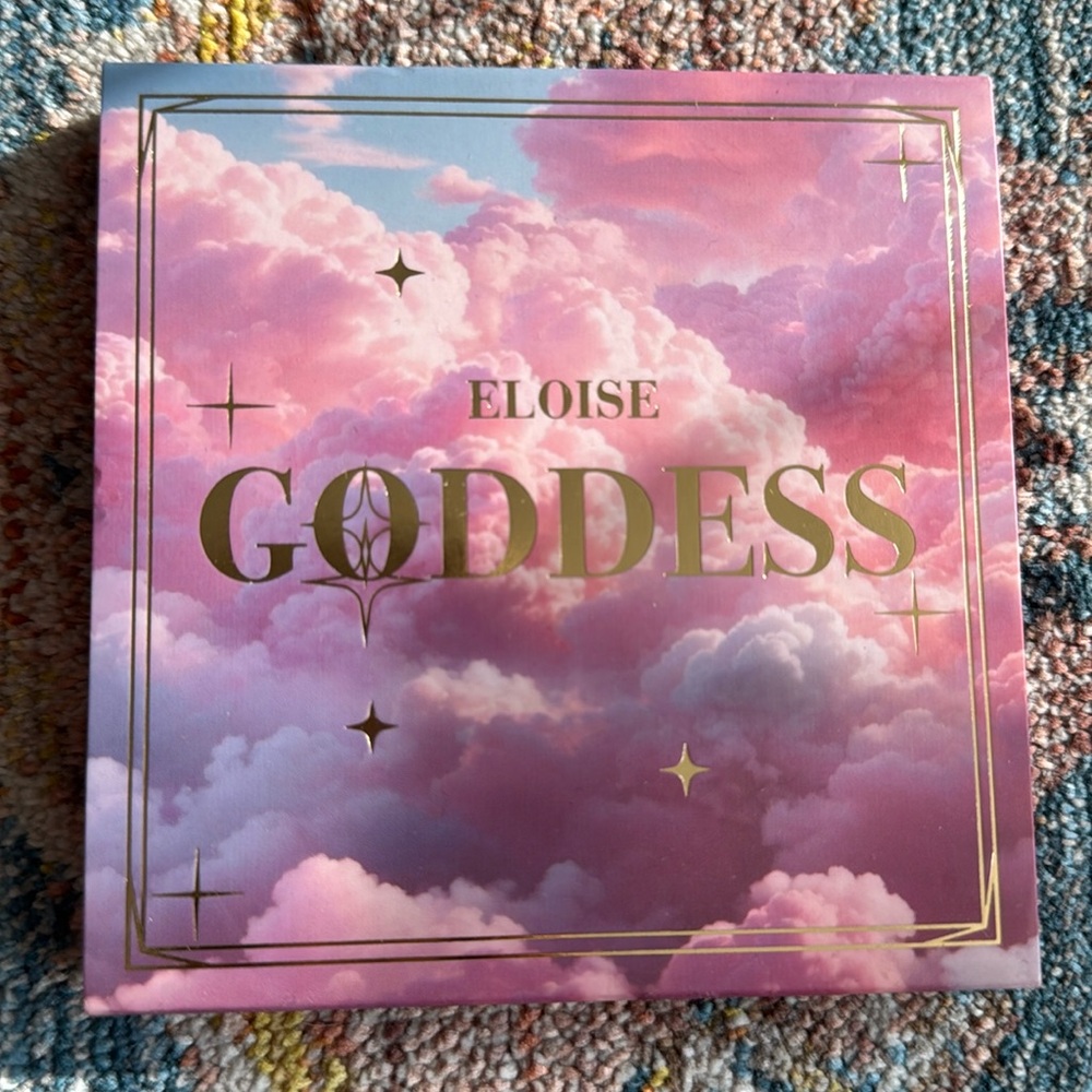Eloise Beauty Goddess Eyeshadow Palette - 9 Shimmer & Matte Shades
